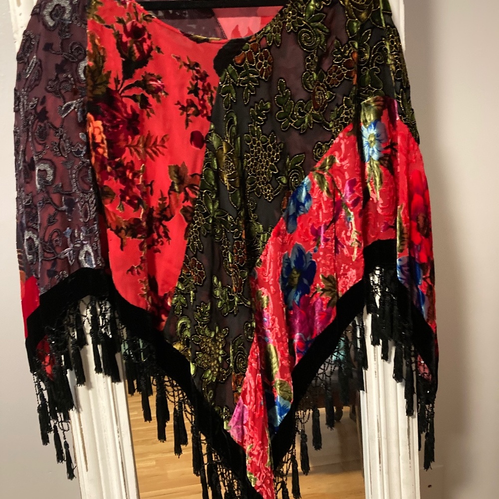 Poncho - evening cut velvet fringed
